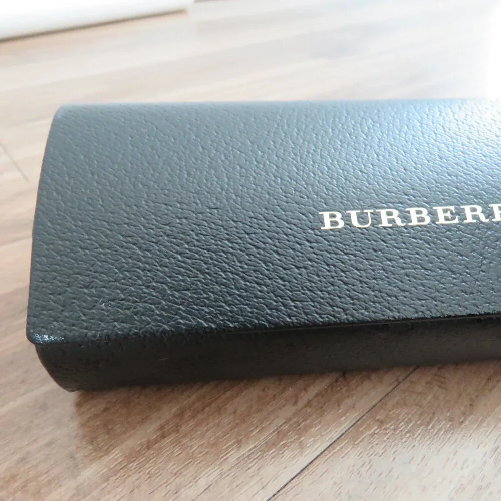 BURBERRY Magnetic Closure Hard Glasses Sunglasses Case
